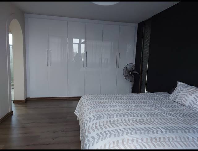 2 BEDROOM FLAT FOR SALE IN WESTRIDGE